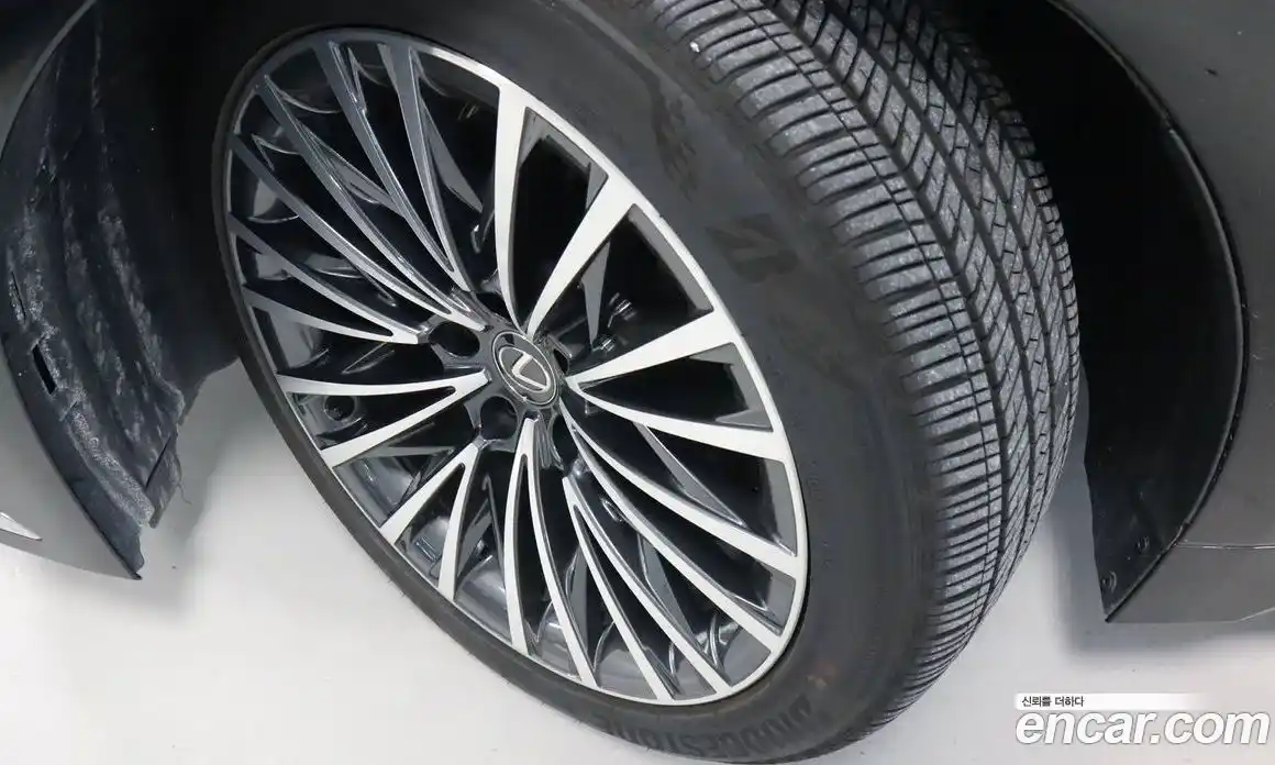 Lexus LS 2024 3.4 Автомат в Москве № 214743, фото 5