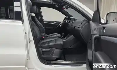 Volkswagen Tiguan 2016 2.0 Автомат в Москве № 215163, миниатюра 6
