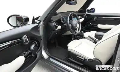 Mini Cooper Convertible 2023 2.0 Автомат в Москве № 220293, миниатюра 11