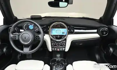 Mini Cooper Convertible 2023 2.0 Автомат в Москве № 220293, миниатюра 7