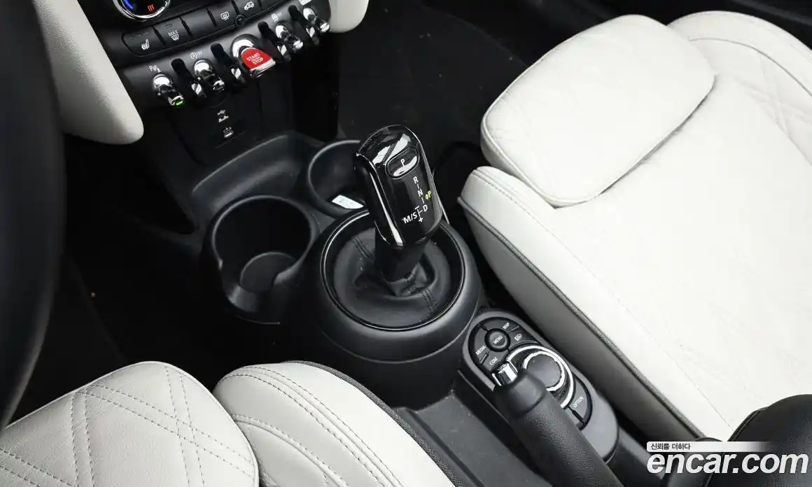 Mini Cooper Convertible 2023 2.0 Автомат в Москве № 220293, фото 9