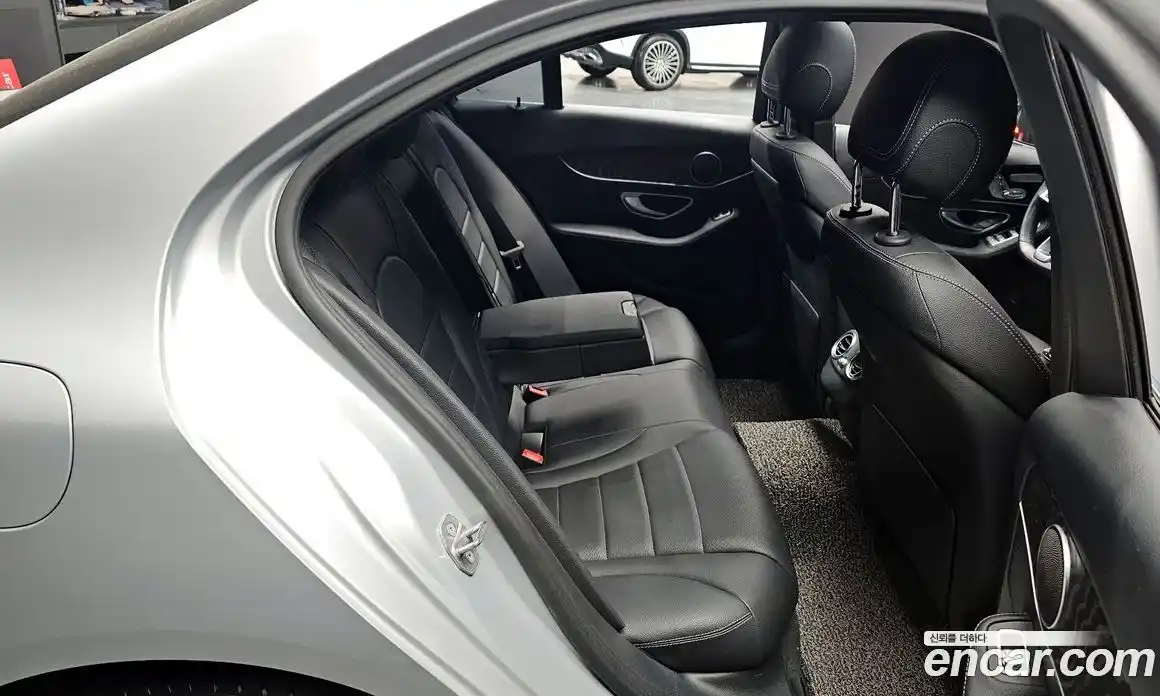 Mercedes-Benz C-Class 2017 2.0 Автомат в Москве № 220577, фото 3