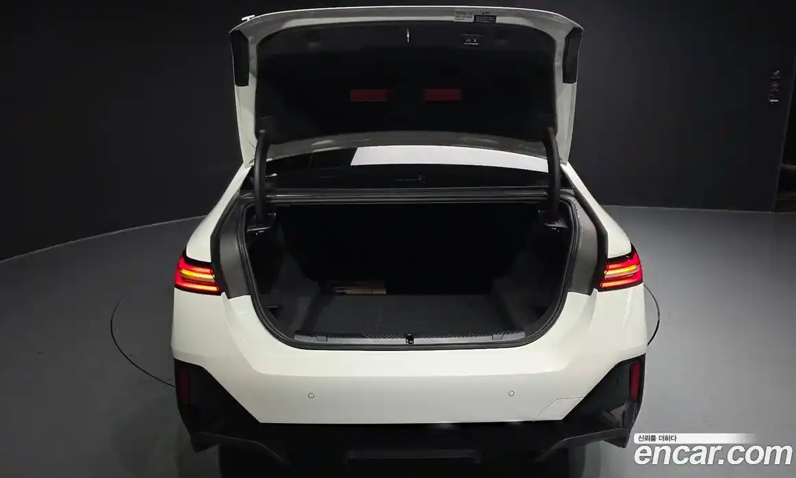 BMW 5-Series 2025 2.0 Автомат в Москве № 227776, фото 13