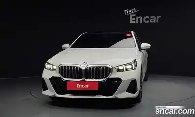 BMW 5-Series 2025 2.0 Автомат в Москве № 227776, миниатюра 3