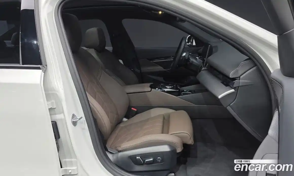 BMW 5-Series 2025 2.0 Автомат в Москве № 227776, фото 4