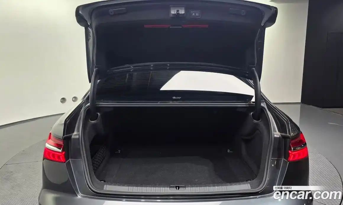 Audi A6 2021 2.0 Автомат в Москве № 229878, фото 13