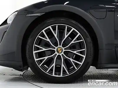 Porsche Taycan 2024 0.1 Автомат в Москве № 231074, миниатюра 5