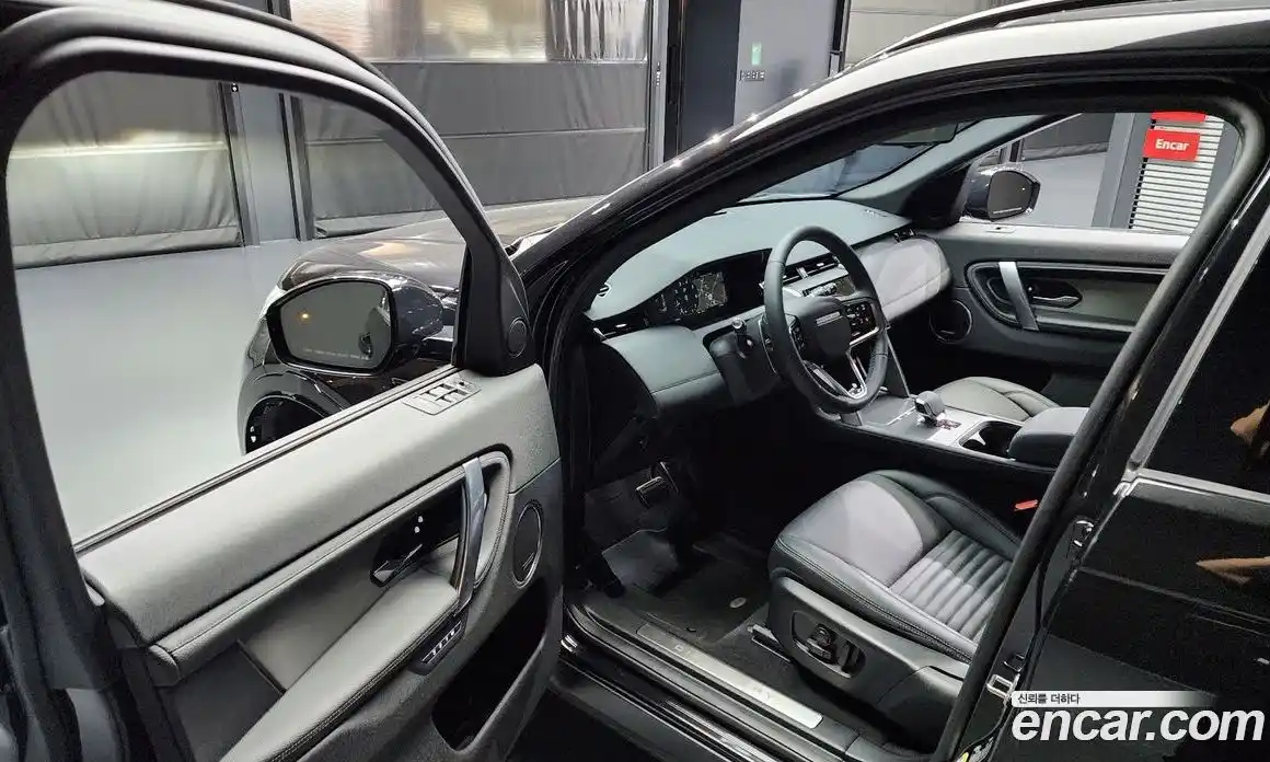 Land Rover Discovery Sport 2024 2.0 Автомат в Москве № 231160, фото 13