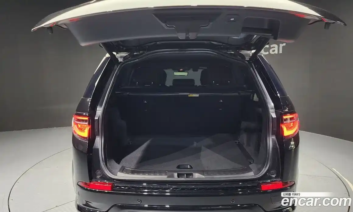 Land Rover Discovery Sport 2024 2.0 Автомат в Москве № 231160, фото 17