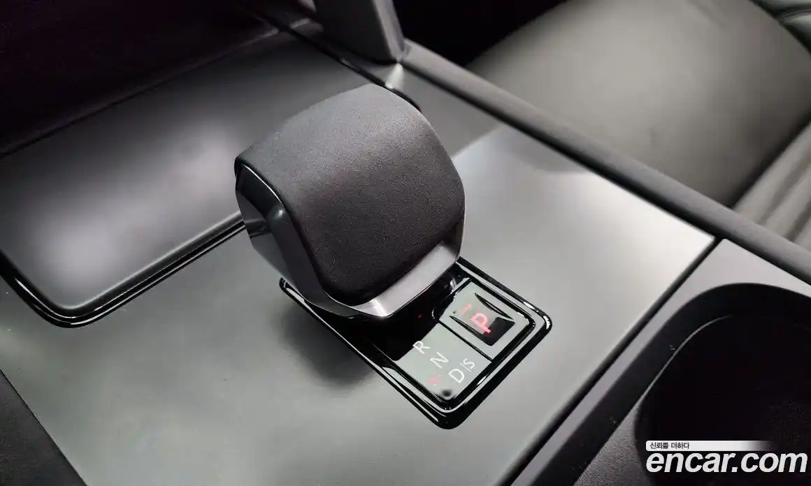 Land Rover Discovery Sport 2024 2.0 Автомат в Москве № 231160, фото 6