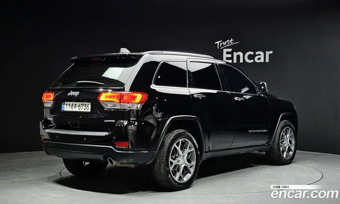 Jeep Cherokee 2019 3.6 Автомат в Москве № 232724, фото 12