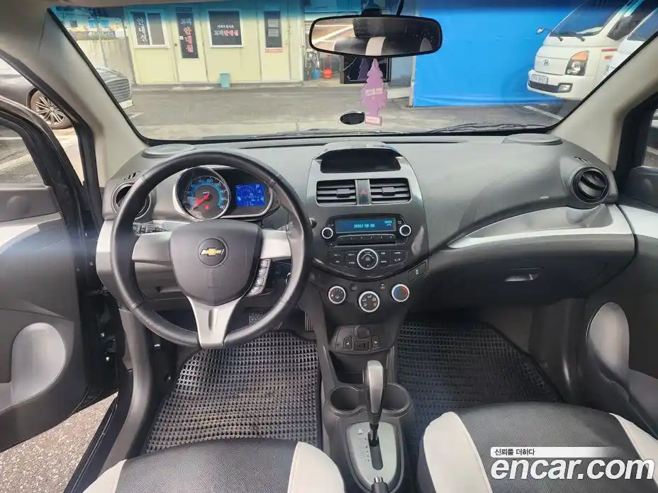 Chevrolet Spark 2014 1.0 Автомат в Москве № 240114, фото 12