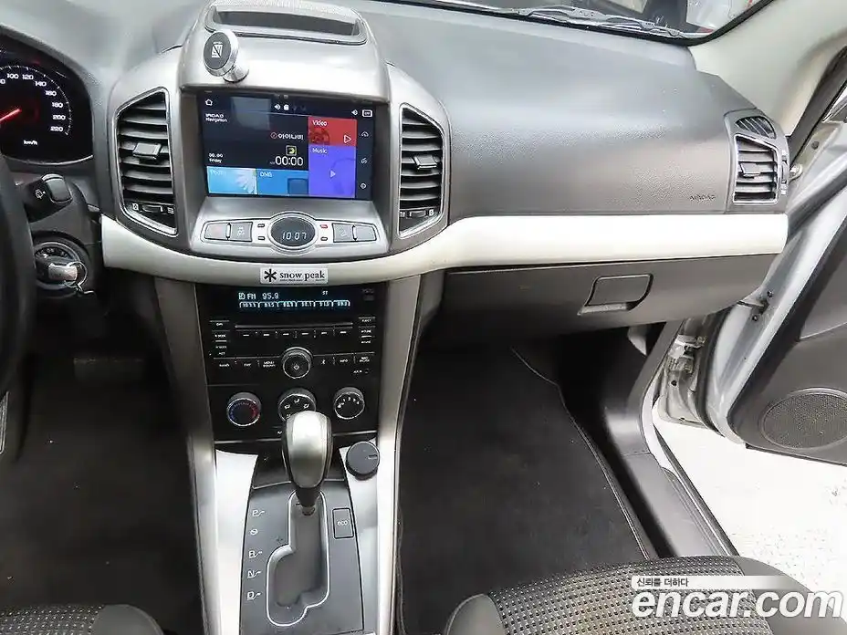 Chevrolet Captiva 2015 2.0 Автомат в Москве № 241075, фото 13