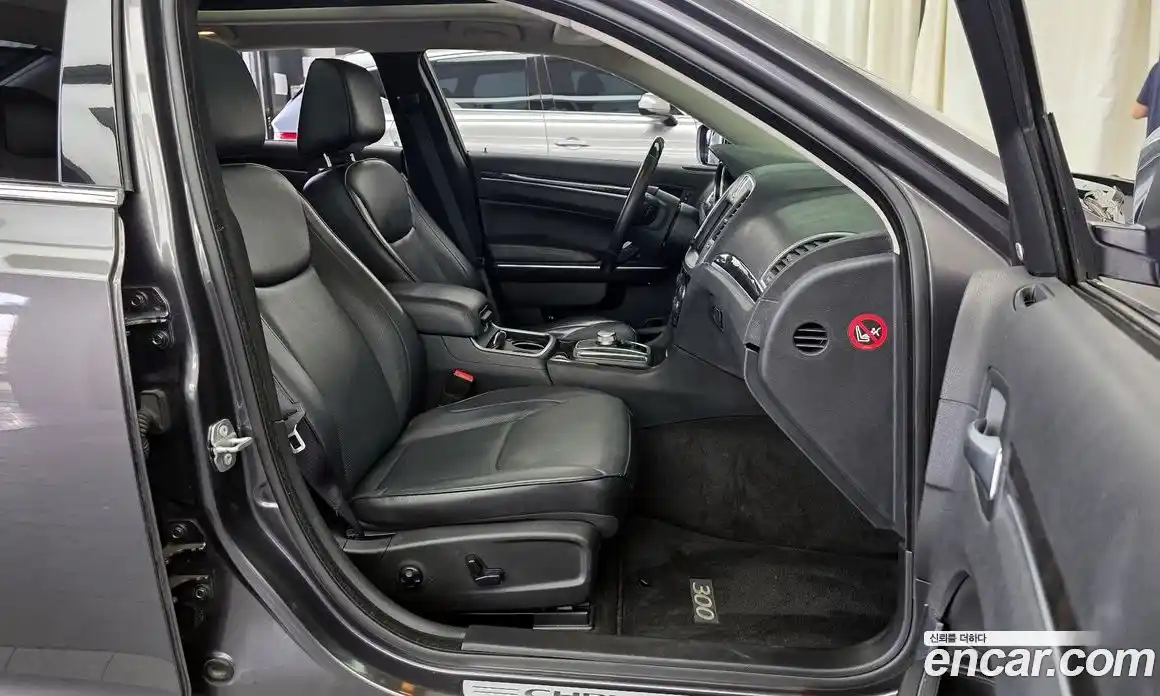 Chrysler 300C 2015 3.6 Автомат в Москве № 256755, фото 11