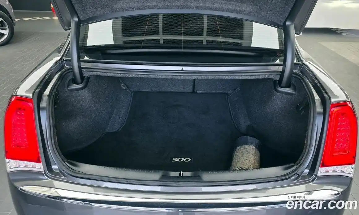 Chrysler 300C 2015 3.6 Автомат в Москве № 256755, фото 20