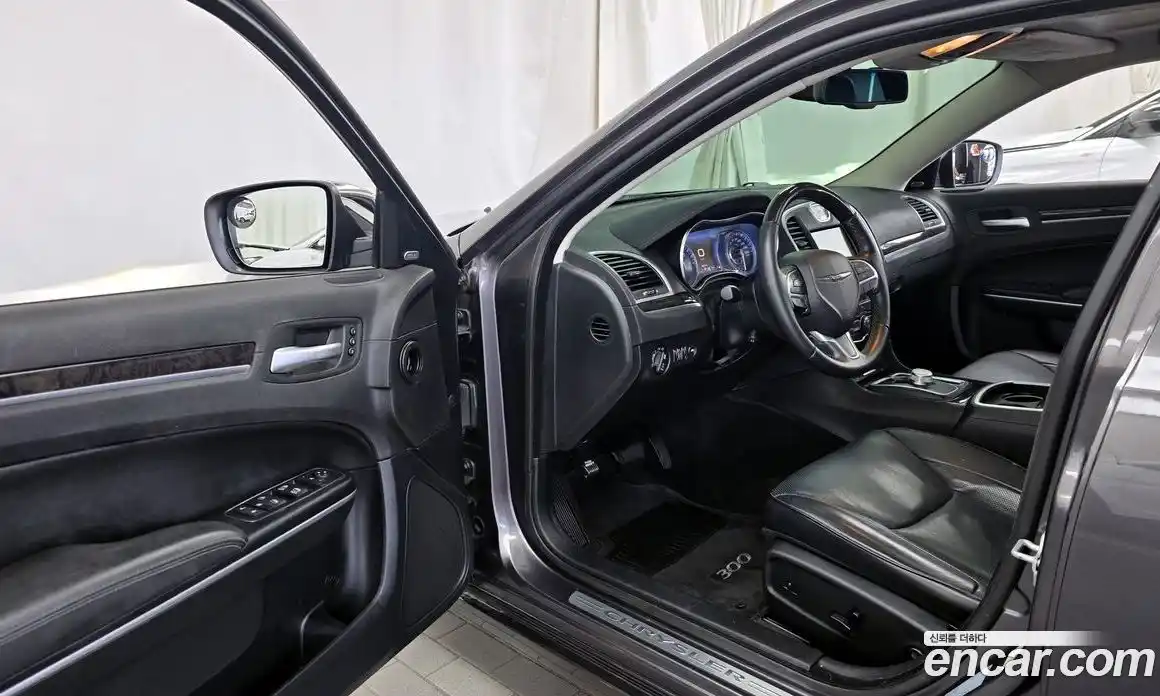 Chrysler 300C 2015 3.6 Автомат в Москве № 256755, фото 10