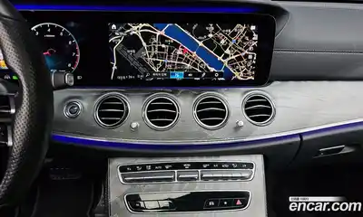 Mercedes-Benz E-Class 2021 2.0 Автомат в Москве № 263485, миниатюра 7