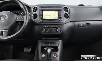 Volkswagen Tiguan 2015 2.0 Автомат в Москве № 277083, миниатюра 2