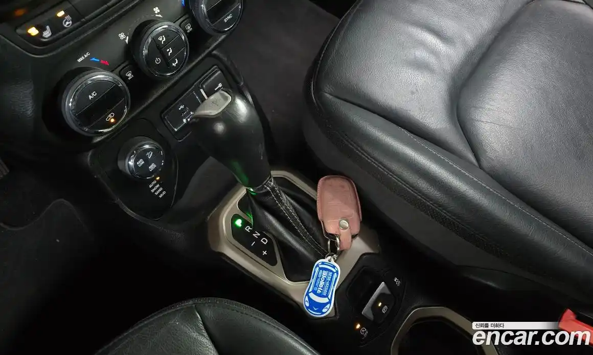 Jeep Renegade 2015 2.0 Автомат в Москве № 278916, фото 12