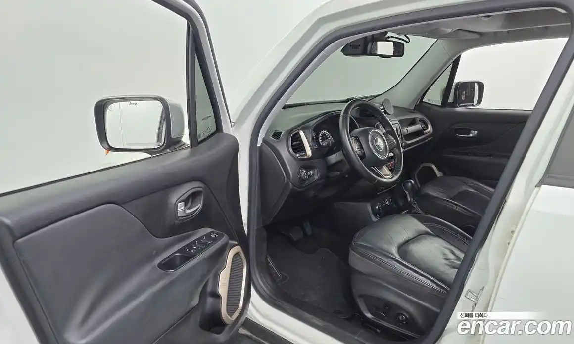Jeep Renegade 2015 2.0 Автомат в Москве № 278916, фото 15