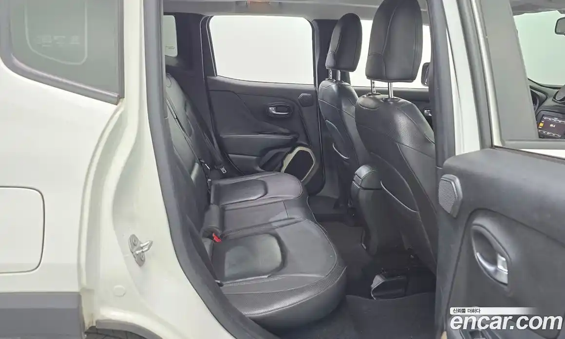 Jeep Renegade 2015 2.0 Автомат в Москве № 278916, фото 16