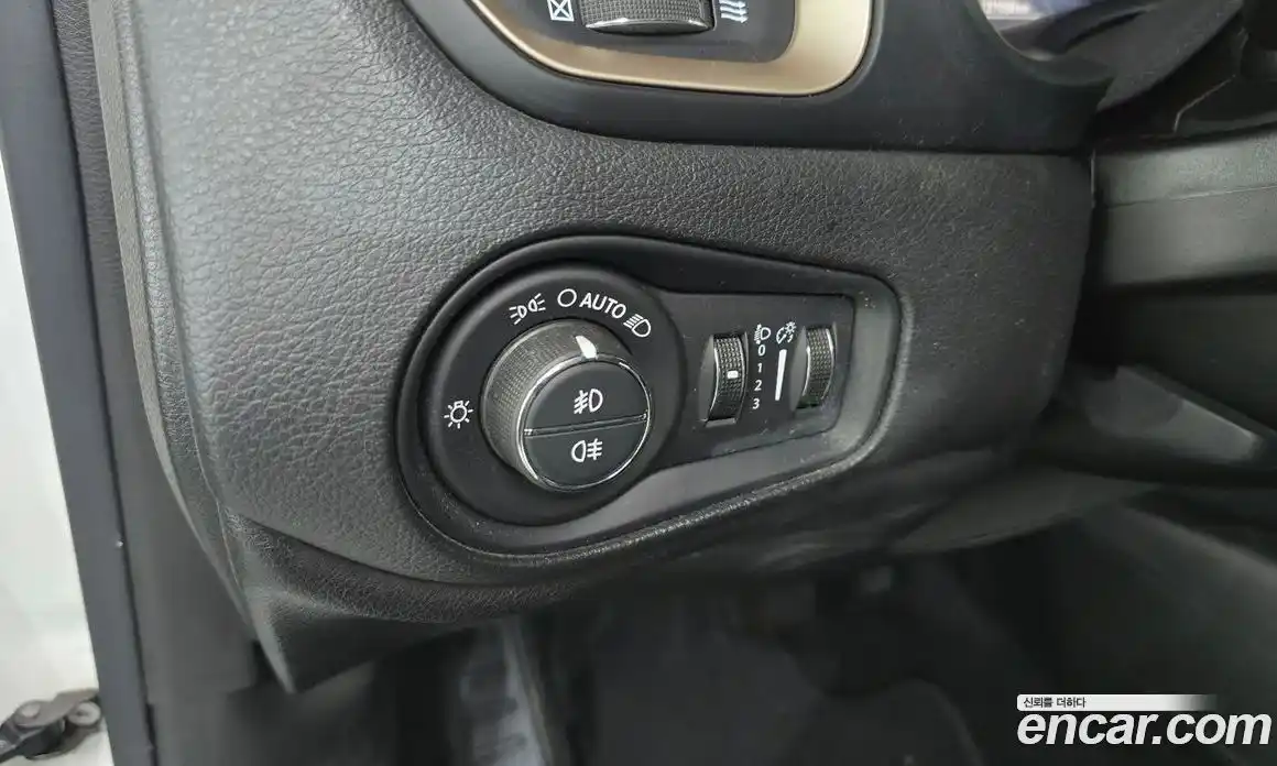 Jeep Renegade 2015 2.0 Автомат в Москве № 278916, фото 17