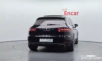 Porsche Macan, 2015