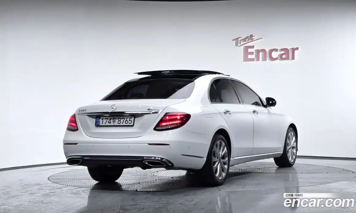 Mercedes-Benz E-Class 2017 2.0 Автомат в Москве № 325131, фото 15