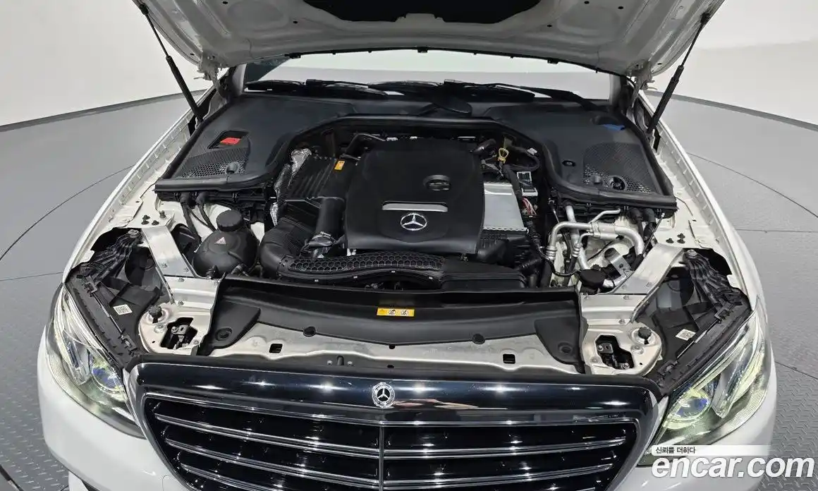 Mercedes-Benz E-Class 2017 2.0 Автомат в Москве № 325131, фото 4