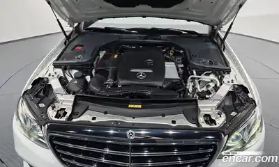 Mercedes-Benz E-Class 2017 2.0 Автомат в Москве № 325131, миниатюра 4
