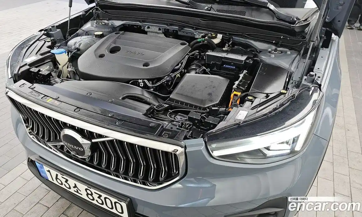 Volvo XC40 2023 2.0 Автомат в Москве № 326028, фото 14