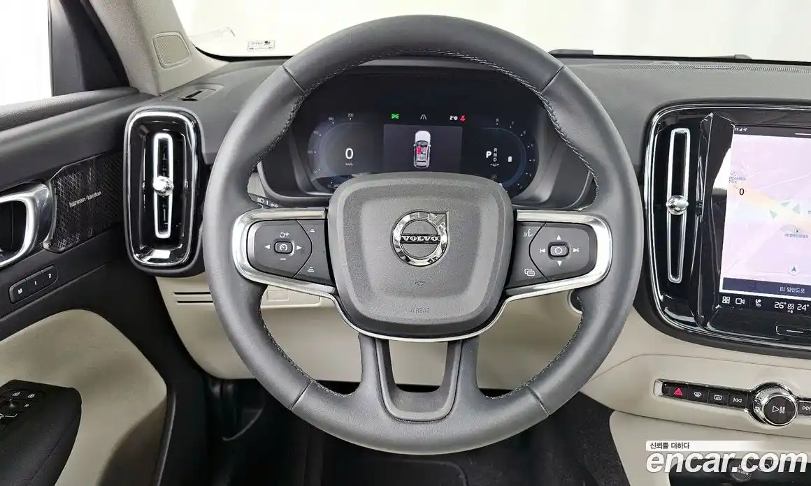 Volvo XC40 2023 2.0 Автомат в Москве № 326028, фото 15