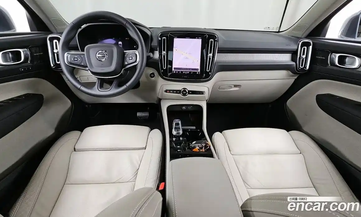 Volvo XC40 2023 2.0 Автомат в Москве № 326028, фото 17