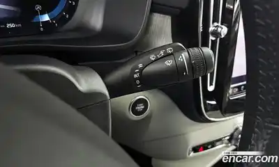 Volvo XC40 2023 2.0 Автомат в Москве № 326028, миниатюра 7