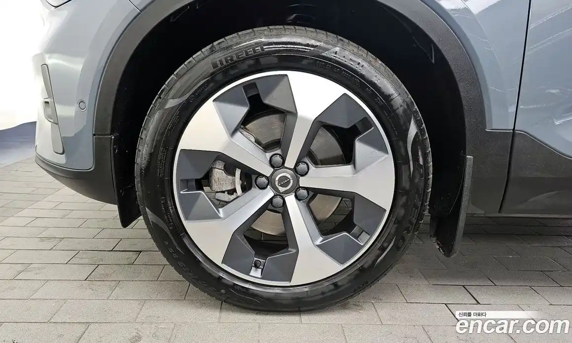 Volvo XC40 2023 2.0 Автомат в Москве № 326028, фото 10