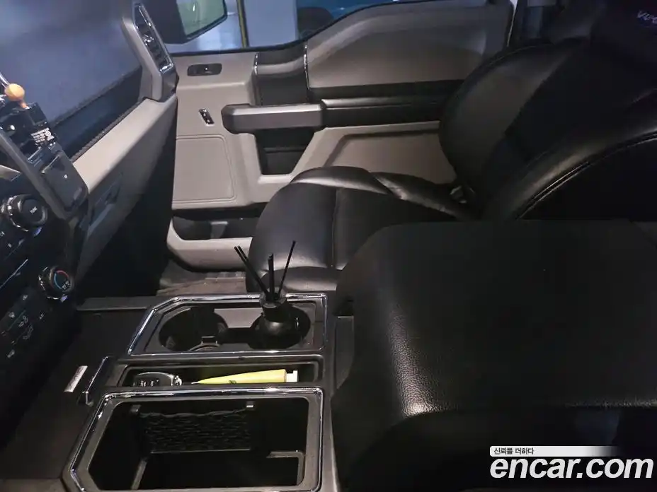 Ford F150 2015 5.0 Автомат в Москве № 335419, фото 11