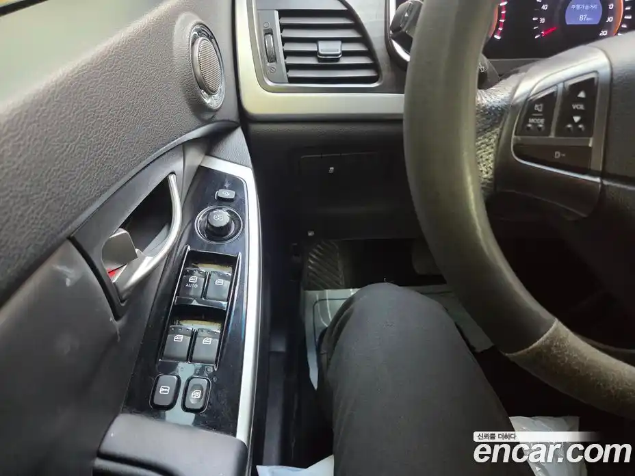 SsangYong Korando 2014 2.0 Автомат в Москве № 35952, фото 15