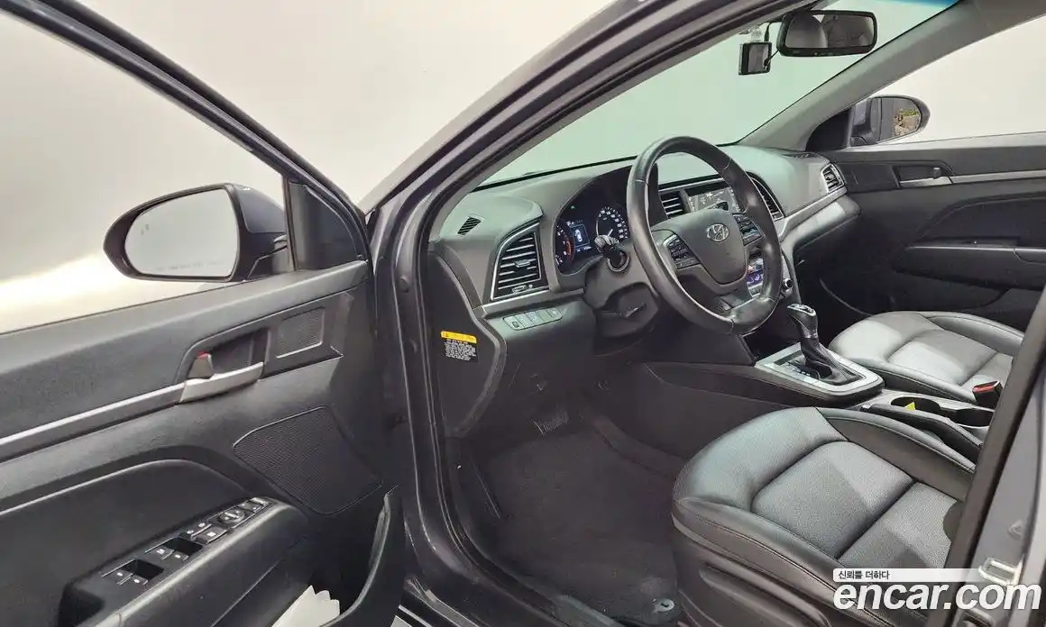 Hyundai Avante 2017 1.6 Автомат в Москве № 399147, фото 10