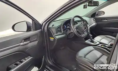 Hyundai Avante 2017 1.6 Автомат в Москве № 399147, миниатюра 10