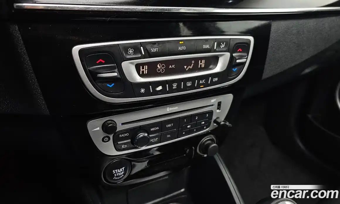 Renault SM3 2016 1.6 Автомат в Москве № 399186, фото 19