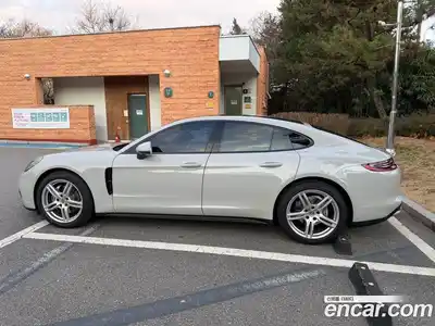 Porsche Panamera 2018 3.0 Автомат в Москве № 415908, миниатюра 2