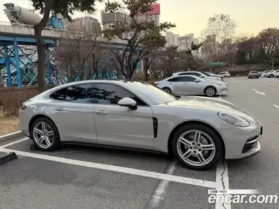 Porsche Panamera 2018 3.0 Автомат в Москве № 415908, миниатюра 3