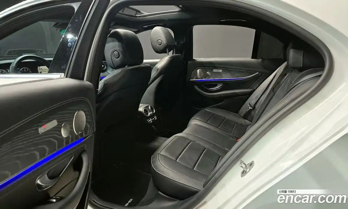 Mercedes-Benz E-Class 2022 2.0 Автомат в Москве № 427856, фото 13