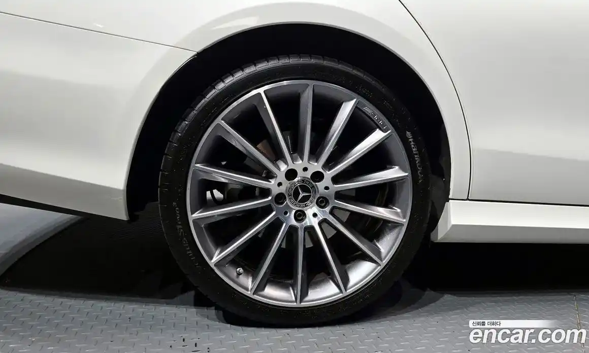 Mercedes-Benz E-Class 2022 2.0 Автомат в Москве № 427856, фото 5