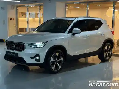 Volvo XC40, 2025