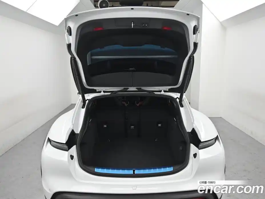 Porsche Taycan 2025 0.1 Автомат в Москве № 430974, фото 19