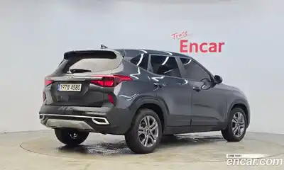 Kia Seltos 2023 1.6 Автомат в Москве № 461821, миниатюра 2