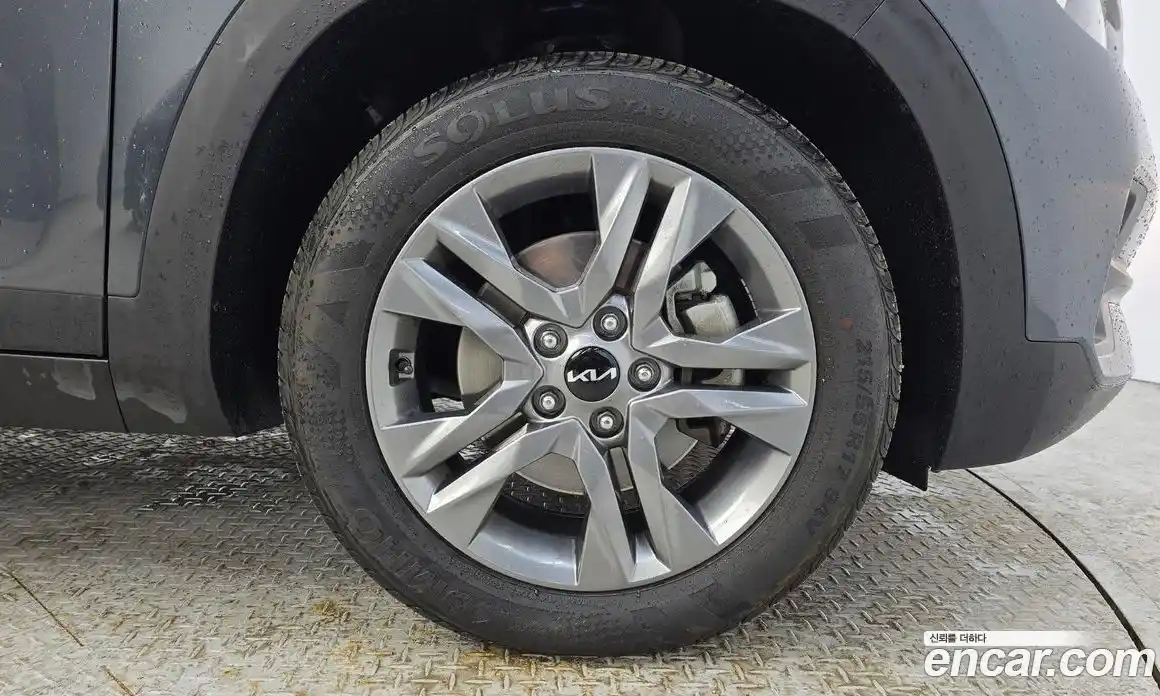 Kia Seltos 2023 1.6 Автомат в Москве № 461821, фото 5