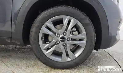 Kia Seltos 2023 1.6 Автомат в Москве № 461821, миниатюра 5