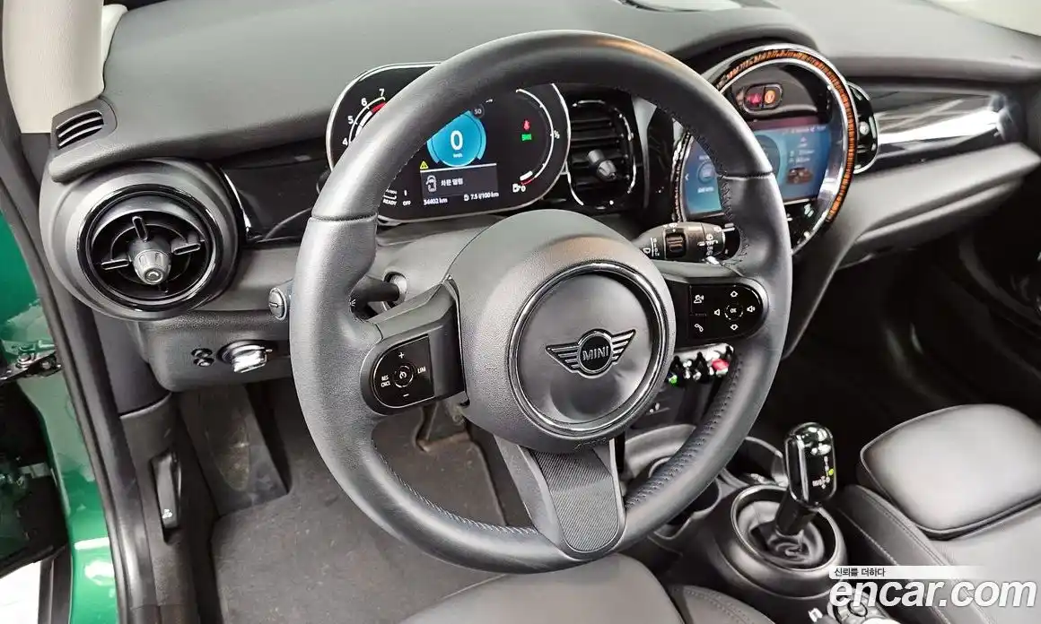 Mini Cooper 2023 1.5 Автомат в Москве № 471842, фото 13